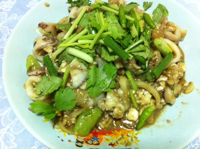 ปลาหมึกผัดไข่เค็ม