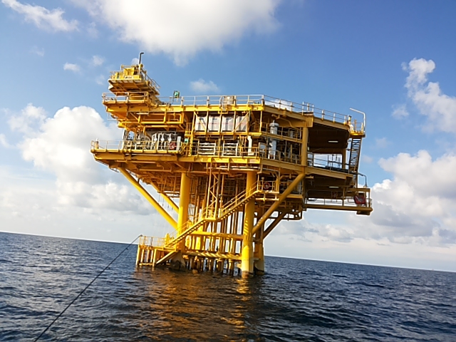 Gas or Oil rig  Platform ชื่อภาษาอังกฤษ ของ เเท่นขุดเจาะนํ้ามัน