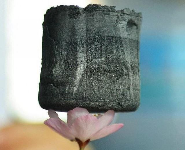 Graphene Aerogel ของแข็งที่เบาที่สุดในโลก