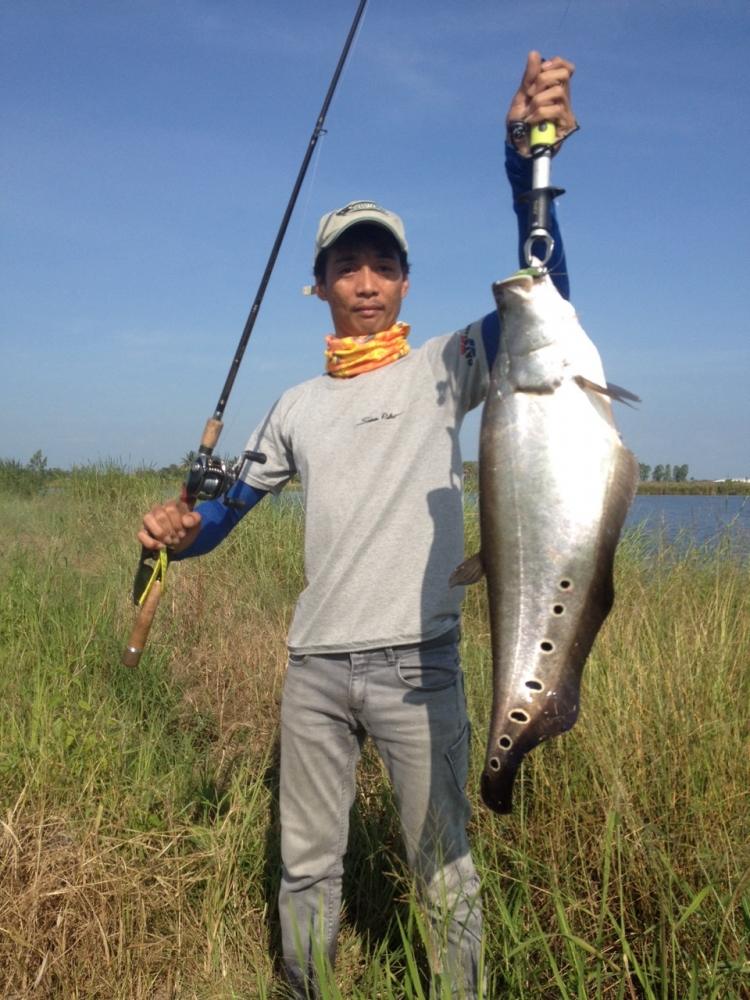 เพื่อนติดใจกับบ่อขุดหน้าดิน