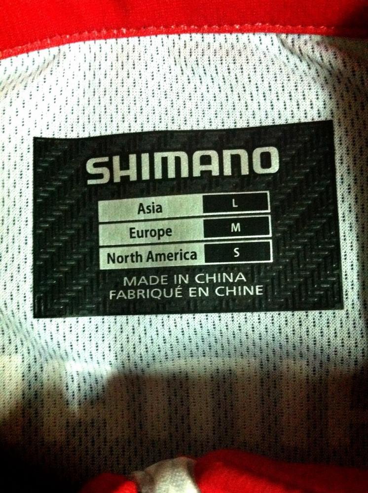 สอบถามเสื้อใส่ตกปลาของ Shimano ครับ