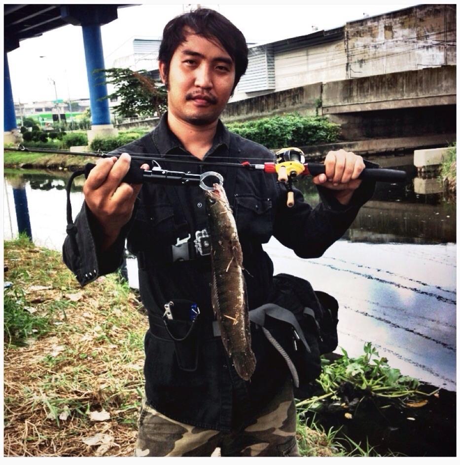 ผมชอบตกปลาครับ