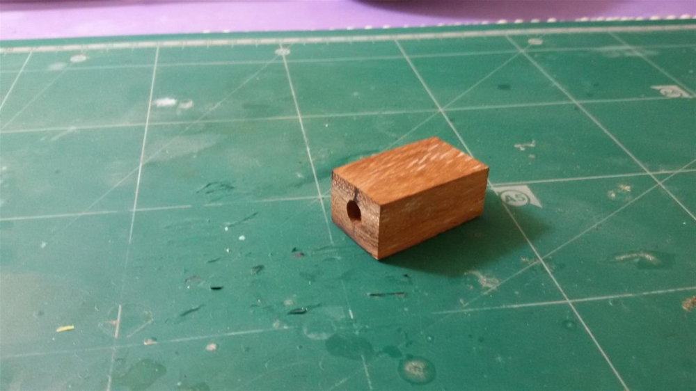 knob wood ไทยทำ (ไม้มะค่า)