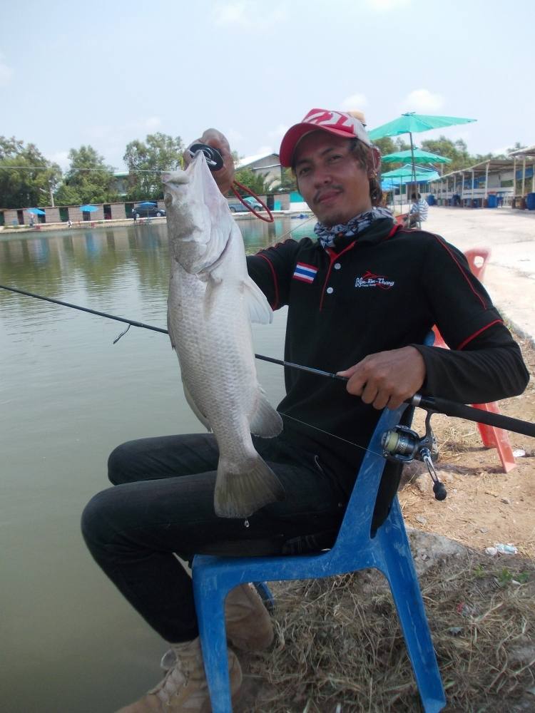 นานๆที ของสมาชิกชาว เเก๊งค์ Kon - Rim - Thang Fishing Gang ที่บ่อ VIP 