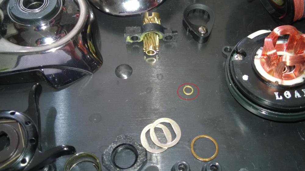 Shimano Antares DC 7  แหวนทองเหลืองตัวเล็กใส่ตรงไหน