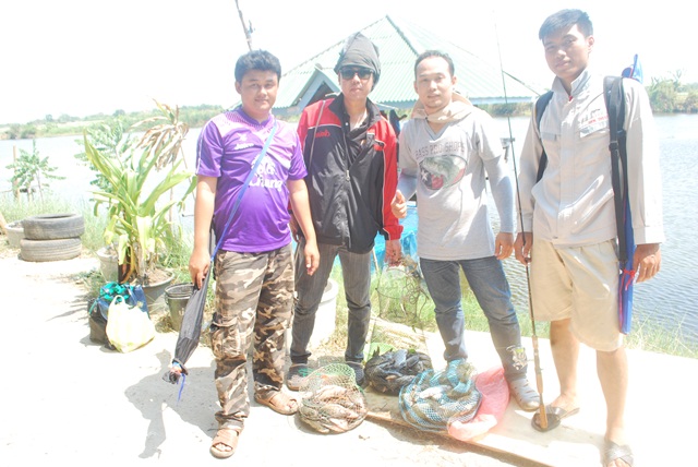บ่อตกปลาหนุ่มบางวัว (บ่อปลารวม) วันที่ 4,5-เมษา-58