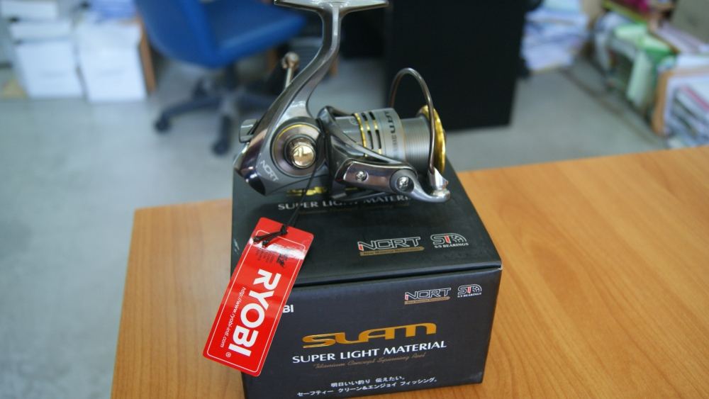 ขอความเห็นผู้ใช้งานรอกตัวนี้อยู่แล้วครับผม Ryobi Slam 3000