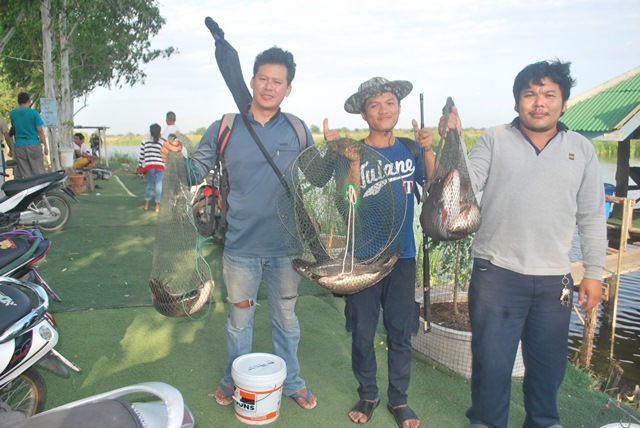 รวมภาพ 1 เดื่อนที่ผ่านมาบ่อตกปลาหนุ่มบางวัว(บ่อปลารวม)ตอน 1