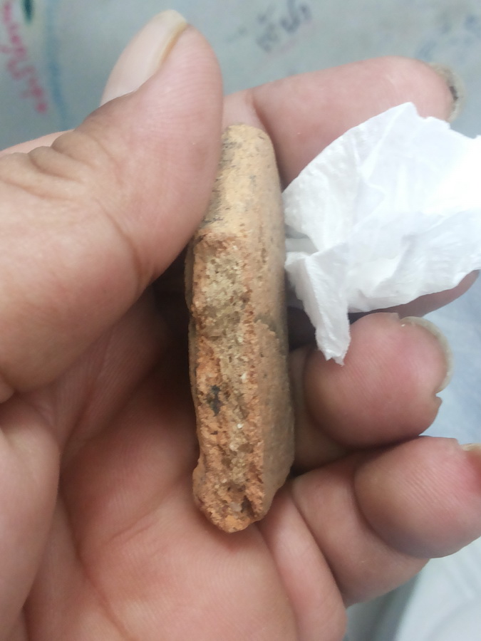 รบกวนผู้รู้ช่วยชี้แนะด้วยคับพระสายสุพรรณ2องค์คับ