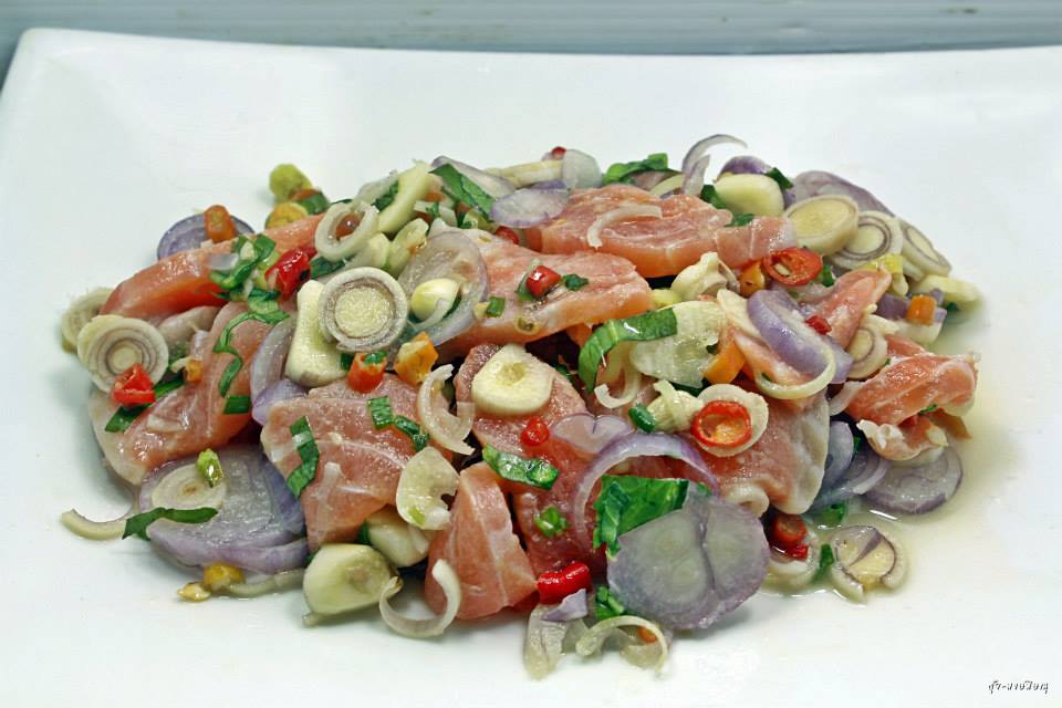 ยำแซ่บแซลมอน