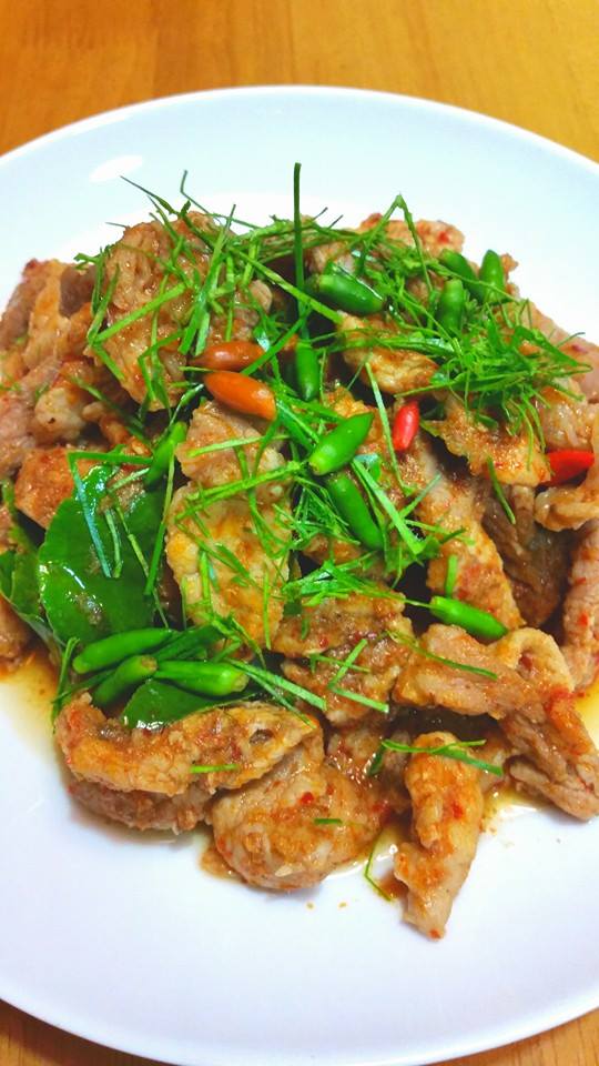 ผัดพริกแกงหมู (วันฝนตก)