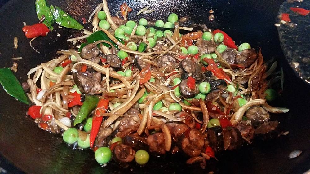 ผัดเผ็ดปลาหลาด