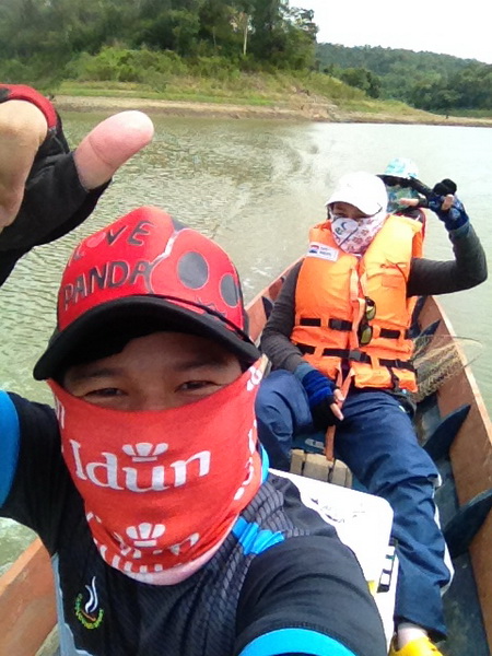 วันหยุดพา ผบ. ไปล่องเรือตามหากระสูบเขื่อนครับ...
