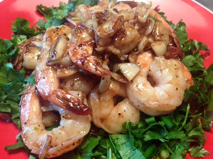 กุ้งผัดเนยพริกไทดำ