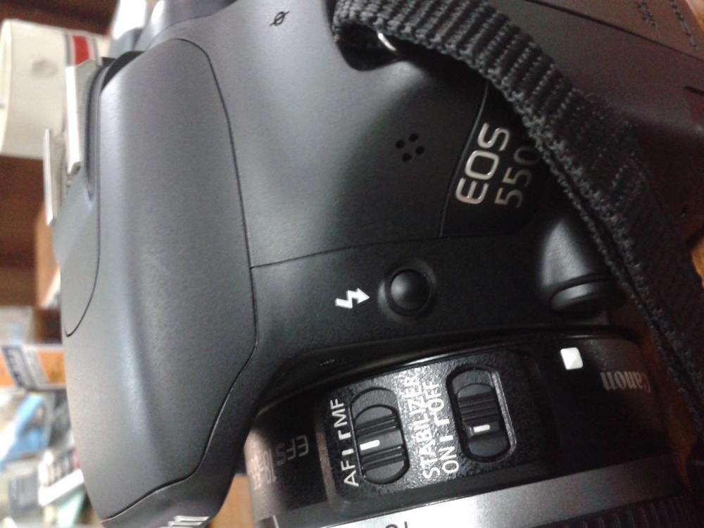 CANON EOS 550D ขอถามผู้รู้เรื่องกล้องหน่อยครับ