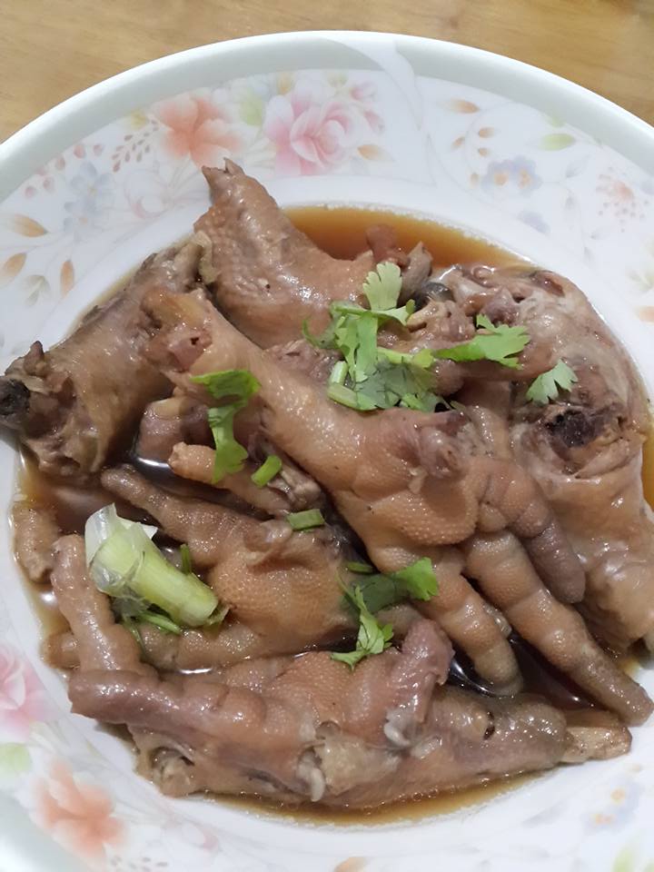 ขาไก่ตุ๋นครับ