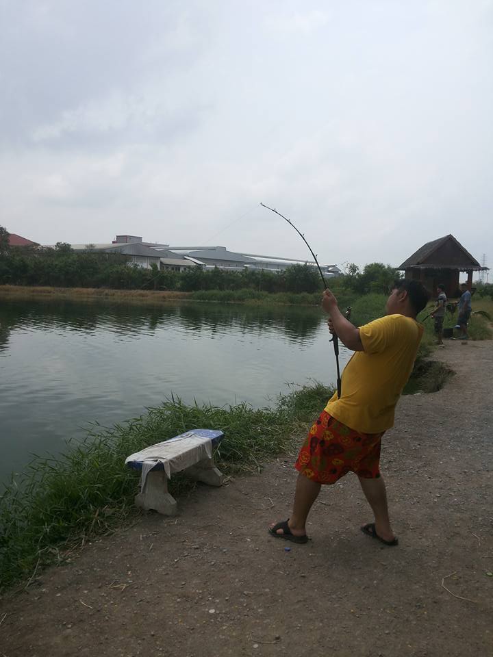 บ่อตกปลาชานเมือง ได้เหนื่อยเหมือนบึงสำราญ