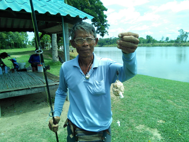                       รถถัง   