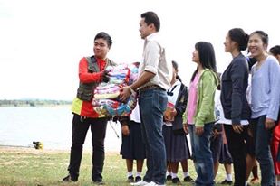 กิจจกรรมกิจกรรม มอบทุนการศึกษาและอุปกรณ์การเรียน และการกีฬา ให้น้องๆผู้ห่างไกล