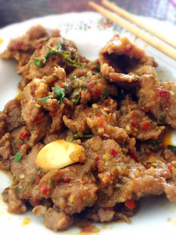 มาทำซอสผัดกะเพราใส่ตู้เย็นไว้กินกันครับ