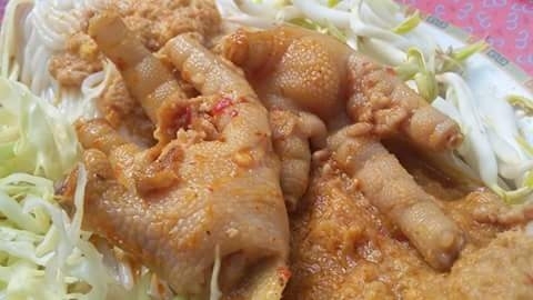 อยากกินขนมจีน