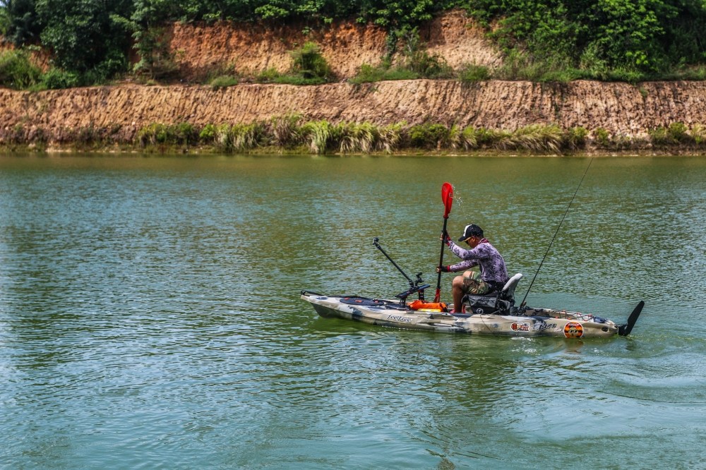 KAYAK FISHING IN THE GIANT