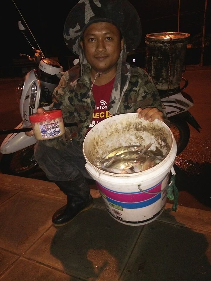 ตกปลากดครับ สายลุย(ลุยฝนลุยโคลน)ไม่ต้องเหม็นก็ได้ปลา