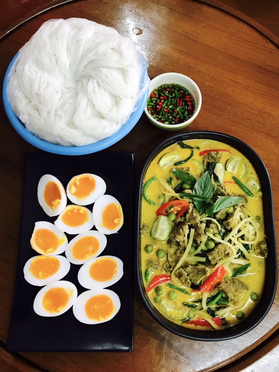 ขนมจีนแกงเขียวหวานเนื้อ