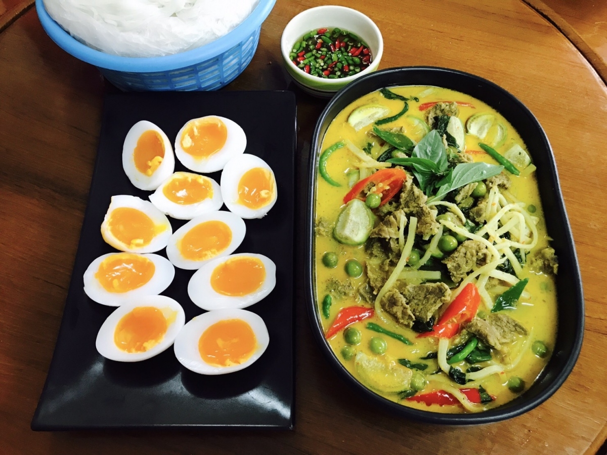 ขนมจีนแกงเขียวหวานเนื้อ