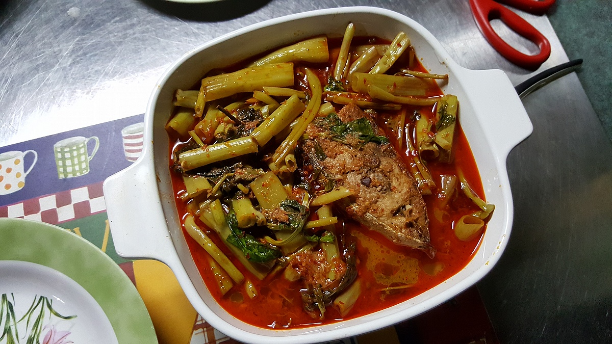 เเกงคั่วผักบุ้งปลาสละ