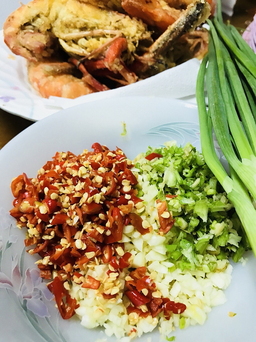 กุ้งนิ่มผัดพริกเกลือ