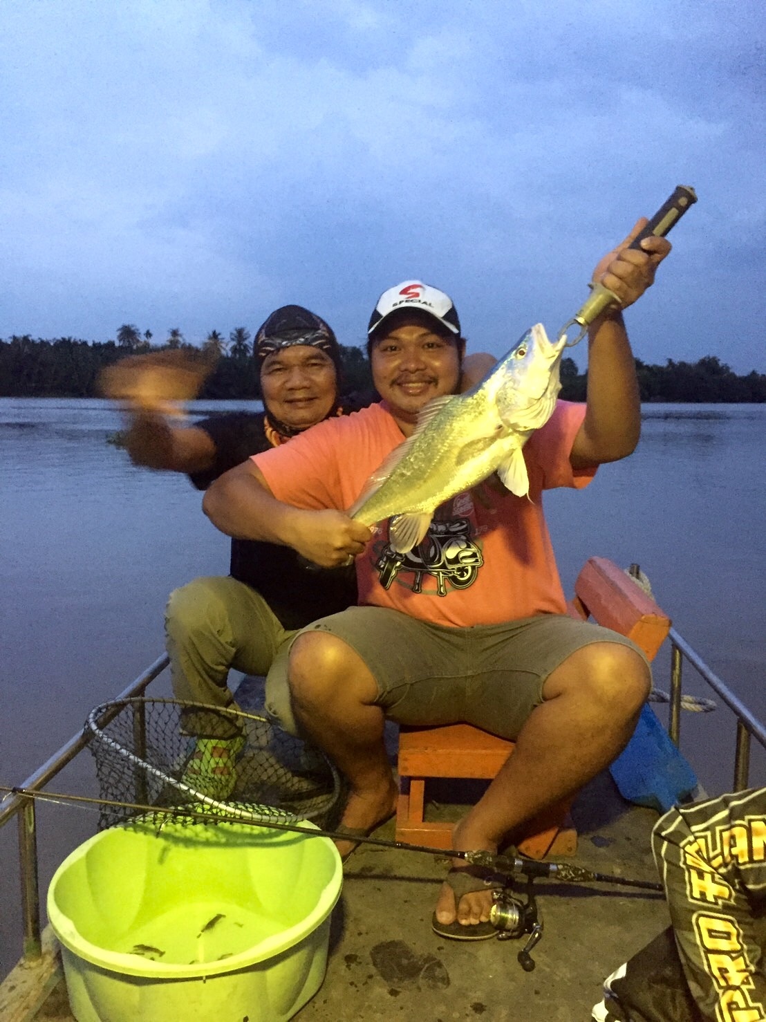 ความสุขเล็กๆกับไต๋สมชาย เขื่อนทดน้ำบางประกง2