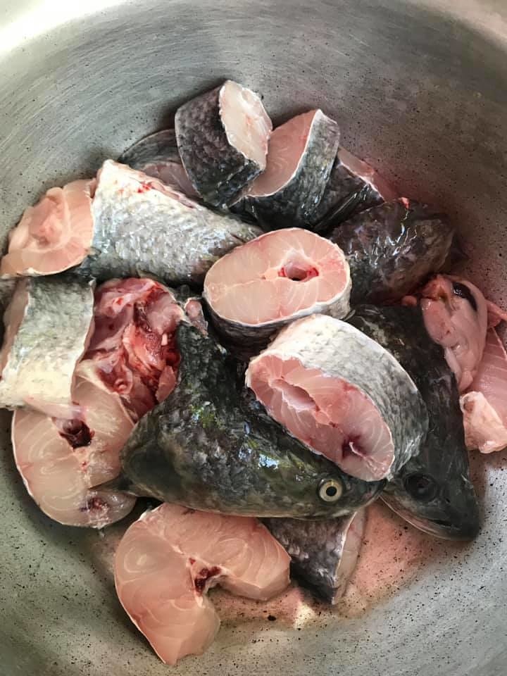 หมกปลาช่อนในกระบอกข้าวหลาม
