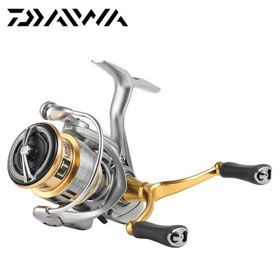 daiwa freams lt 2018 กับ shimano stradic fl 2019