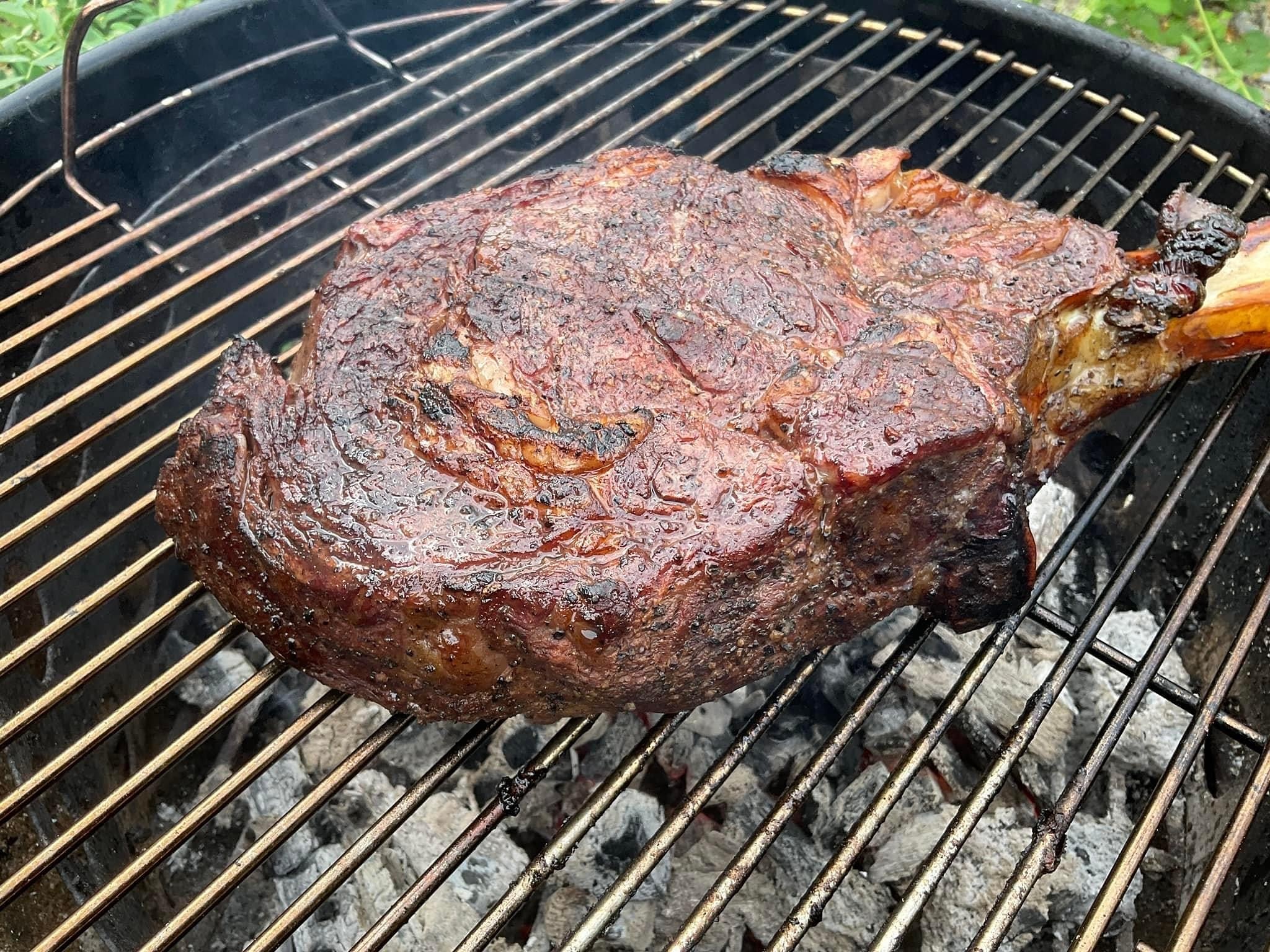 SMOKED TOMAHAWK STEAK