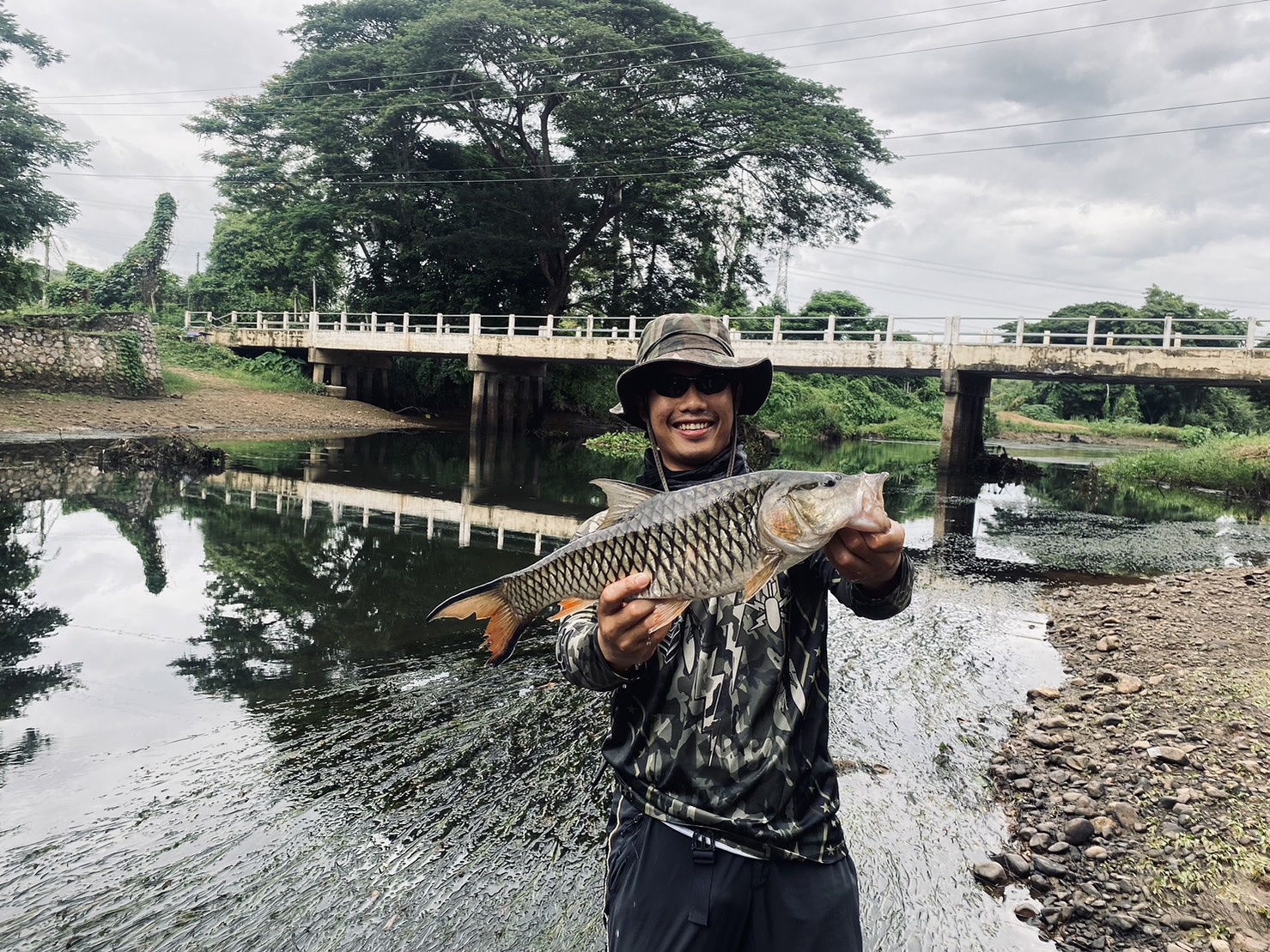 กระสูบน้ำไหลแม่น้ำเพชรบุรี