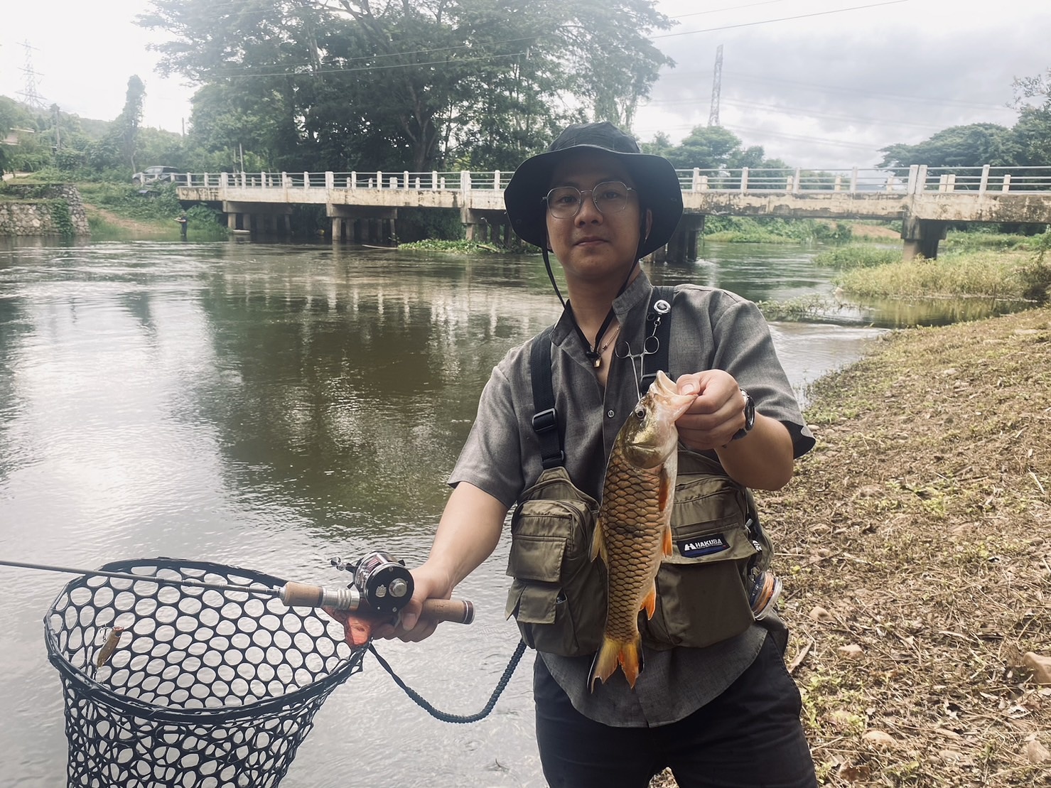 กระสูบน้ำไหลแม่น้ำเพชรบุรี