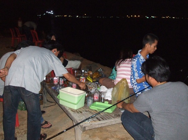  " ท่าทราย " ข้างโรงเรียนนายเรือ