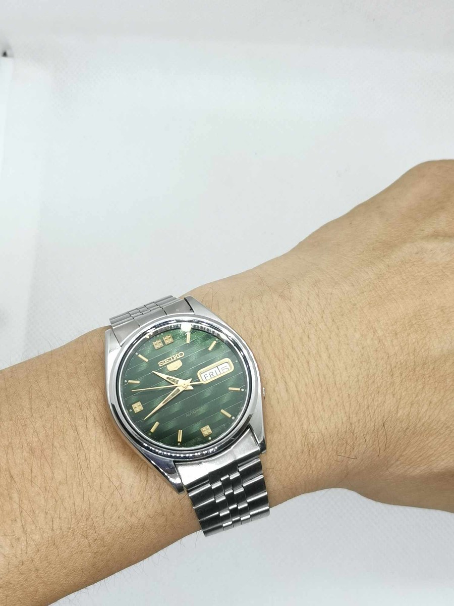 ขออนุญาตแอดมิน
นาฬิกา Seiko 5​ Automatic หน้าปัดเขียวม้าลาย ของแท้100% สีหายาก
17​ Jewels cal.6309
