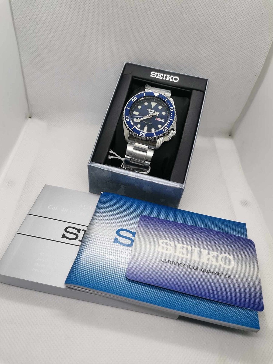 นาฬิกาSeiko 5 Sport Automatic รุ่น SRPD51K1
ราคาปกติ 13,300 บาท ลดพิเศษ  บาท
===ราคาเพียง 6,490 บา