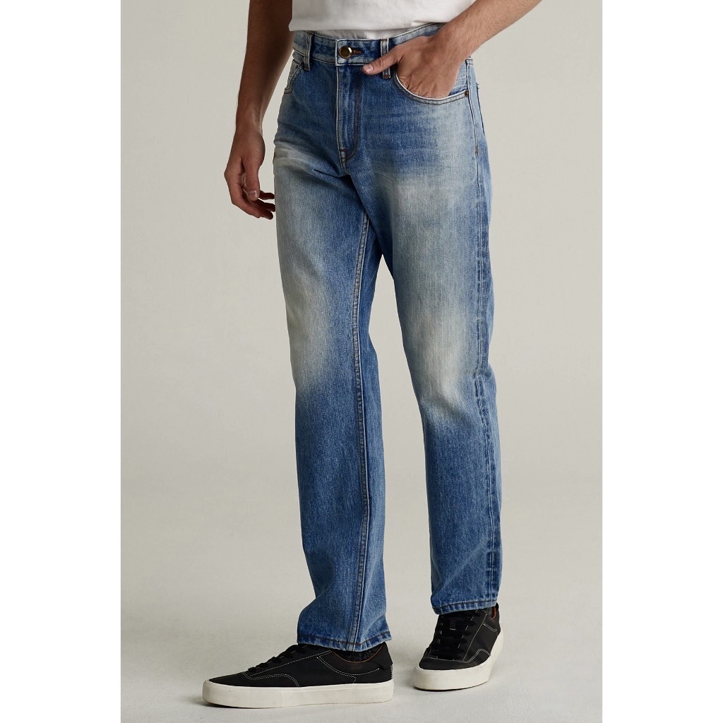 ￼Mc jeans กางเกงยีนส์ผู้ชาย ทรงขากระบอกเล็ก ริมแดง (Selvedge Jeans) 
ผ้าไม่ยืดนะคะ สีอ่อน สวยมากจ้า