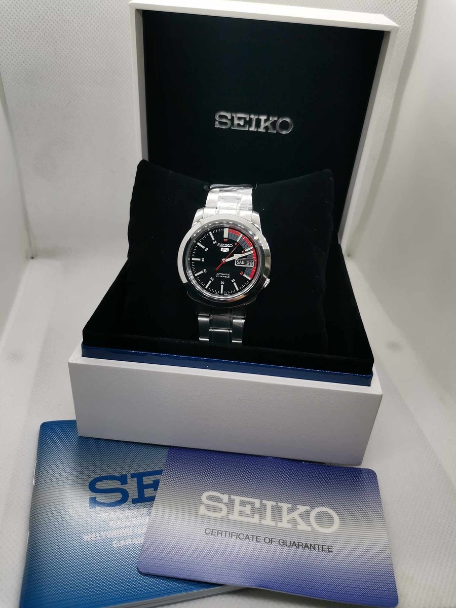 นาฬิกา SEIKO 5 Automatic  SNKK31K1
หน้าปัดดำแดง มือหนึ่ง ประกันศูนย์ 1 ปี SEIKO
ป้ายแขวนจาก 5,700 