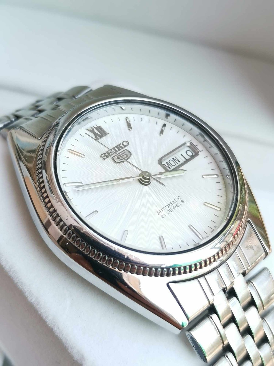 นาฬิกา Seiko 5​ Automatic​ กลไกลระบบเครื่อง 7s26  หน้าขาวเล่นแสง ของแท้100%