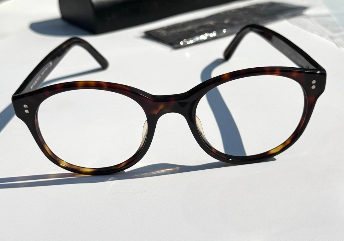 BURBERRY กรอบแว่นตัดสายตา Made in Italy 