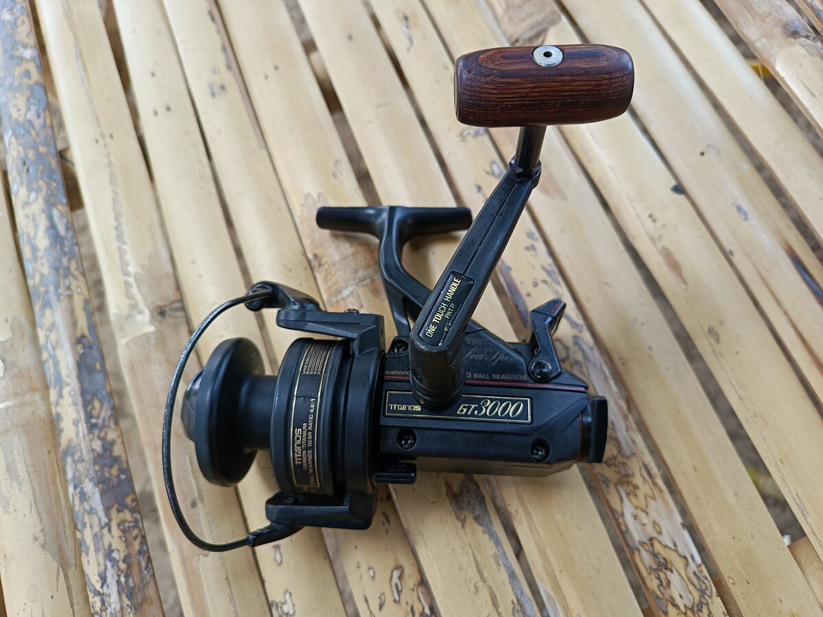 shimano triton seaspin gt3000  baitrunner made in japan  สวยๆเลยครับตัวประมาณรอก