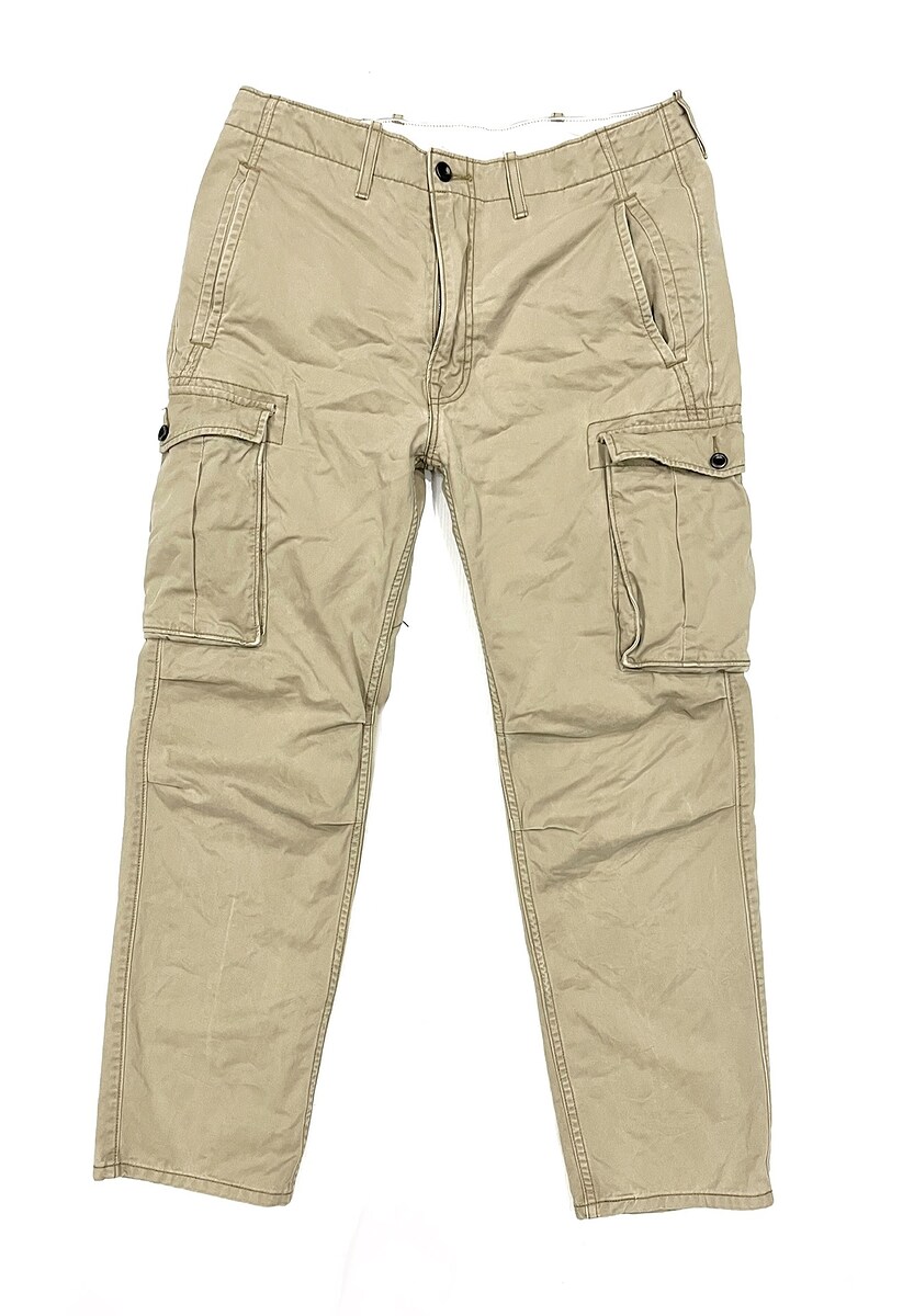 ~ € ~  กางเกง LEVI’S CARGO (33)       400.-  