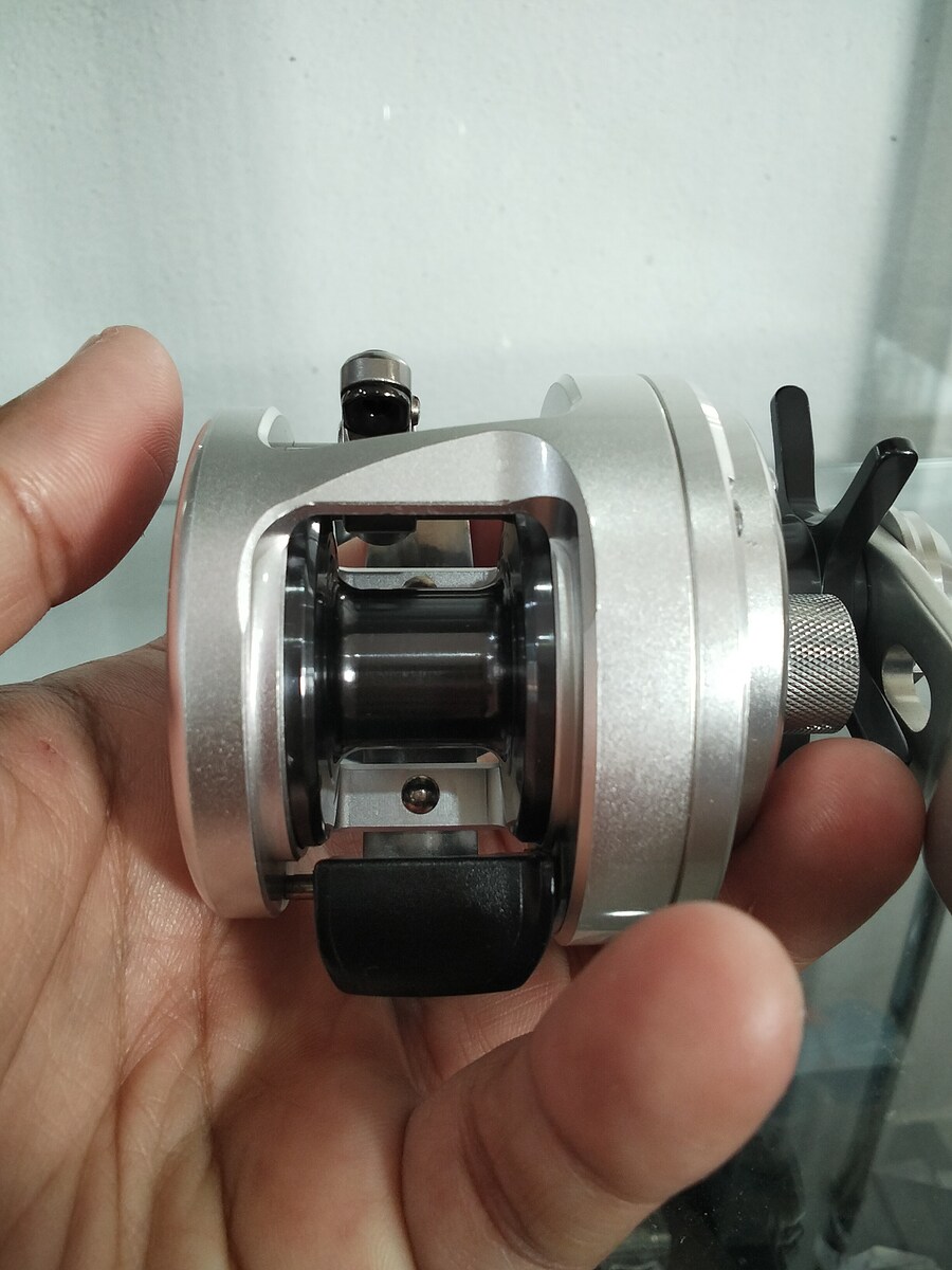 SHIMANO  OCEA  CALCUTTA 200PG 
#  มีแต่ตัวรอก ไม่มีกล่อง
#  รอกสวย ตามรูป  ไม่มีรอยหนัก หมุนลื่น  