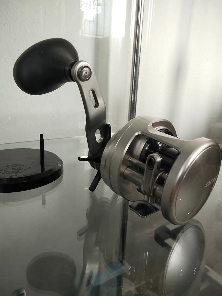 SHIMANO  OCEA  CALCUTTA 200PG 
#  มีแต่ตัวรอก ไม่มีกล่อง
#  รอกสวย ตามรูป  ไม่มีรอยหนัก หมุนลื่น  