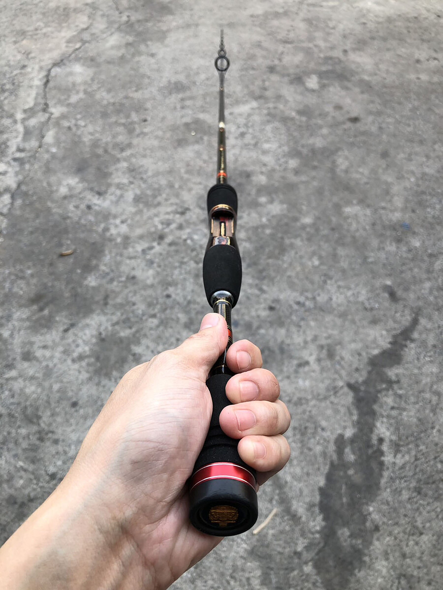 13. Abu Hornet Devil Sniper HDS-691L คัน 1 ท่อนยาว 6'9" เวท 2.5-8lb คันสวยมีริ้วรอยบ้างจากการใช้งาน 