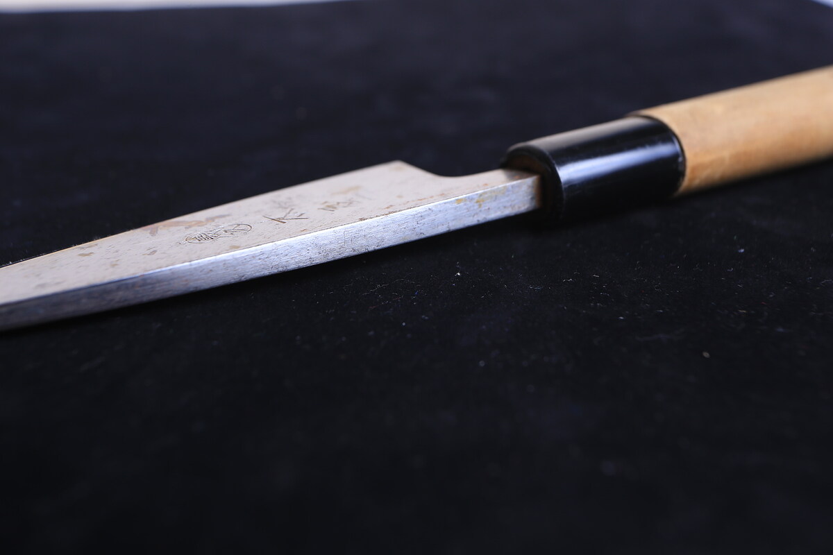 DEBA KIYA YOSHIHISA เล่มเล็ก ใบมีดยาว 115 mm. ความยาวรวมด้าม 250 mm. ใบมีดกว้าง 43.6 mm. สันหนา 3 - 